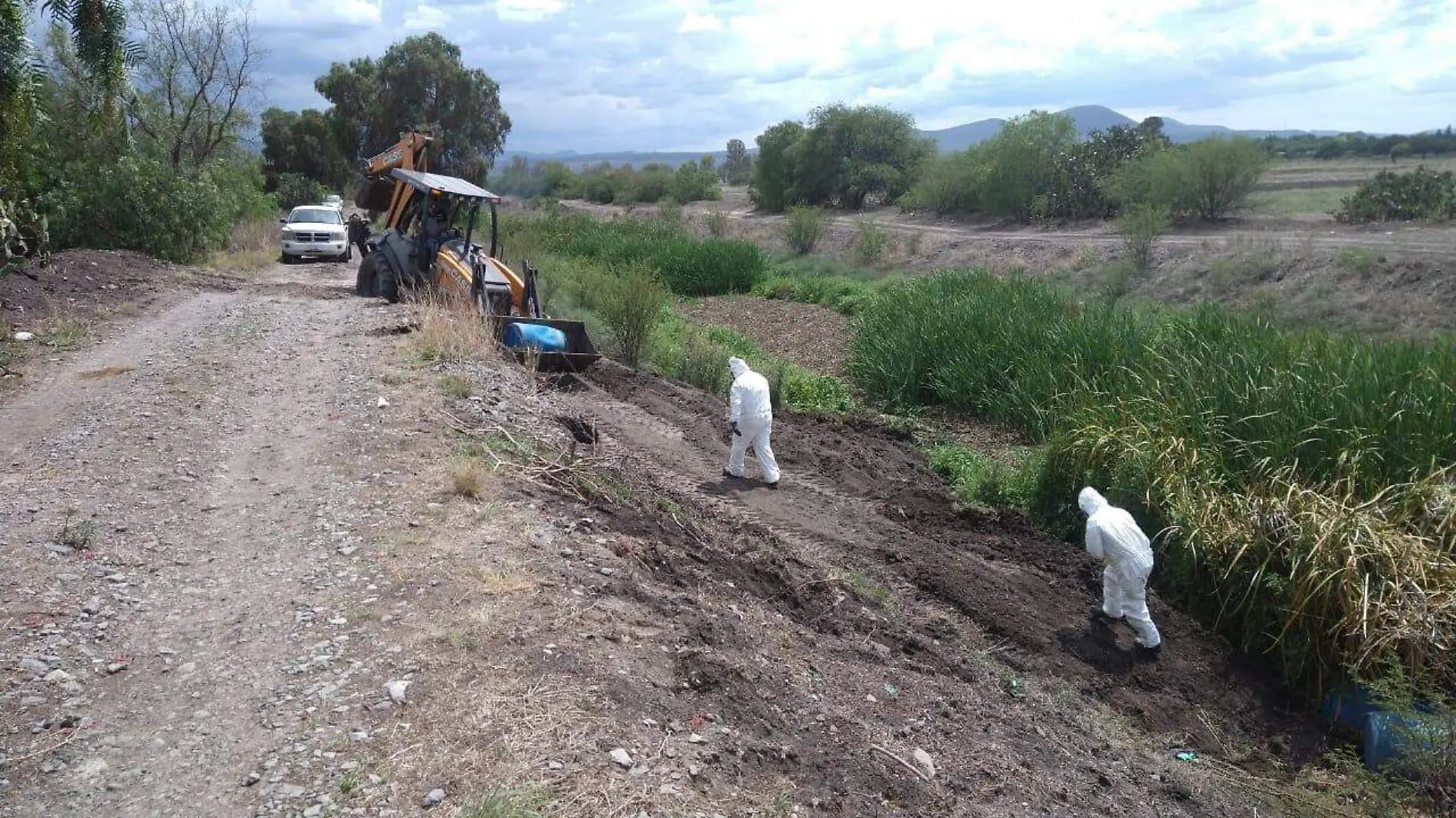 En canales de agua han depositado desechos qu_micos.  Cortes_a  PC Pedro Escobedo.